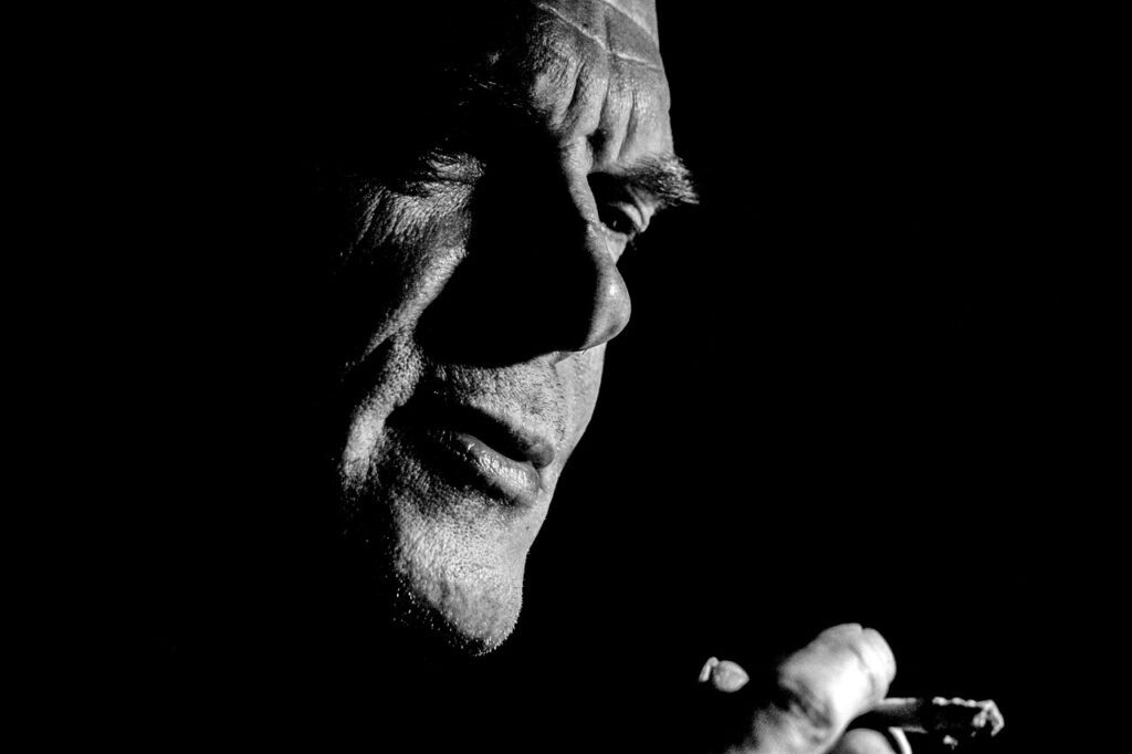 舌小帯が短いと口臭にどのような関係があるのか？