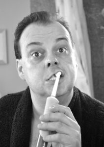 電動歯ブラシの効果で口臭を改善する方法は？